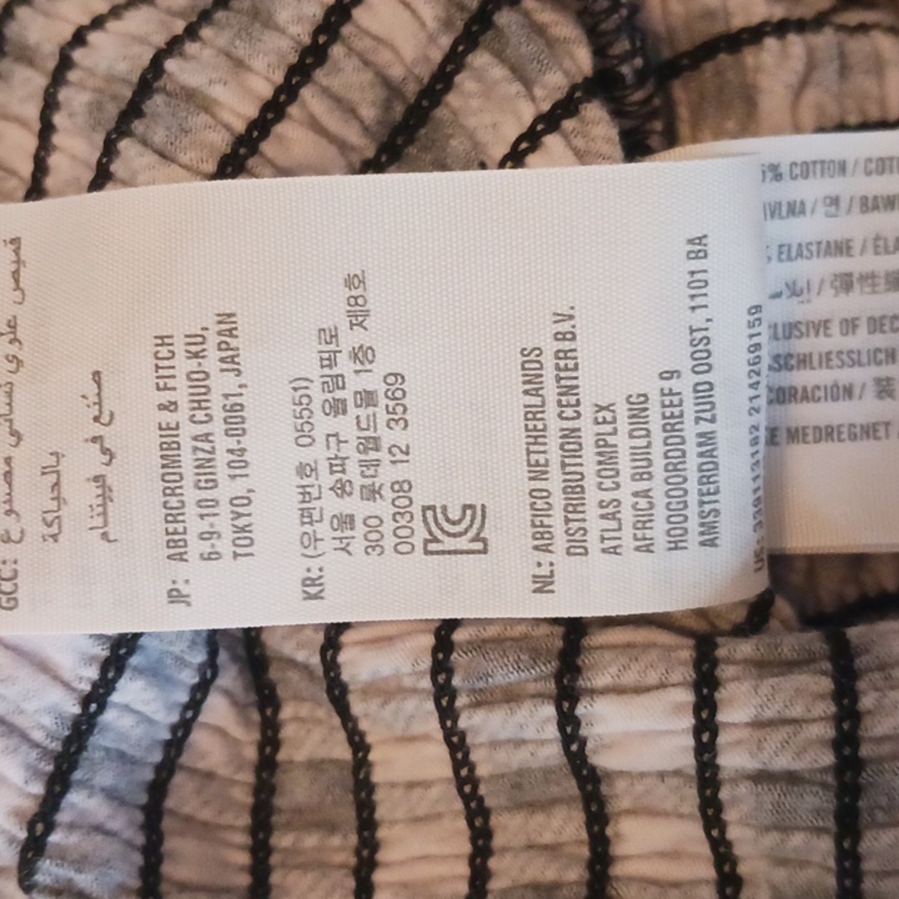 Hollister Smocked Crop Top Blouse Black & White Short Sleeve Jrs L - Picture 7 of 9